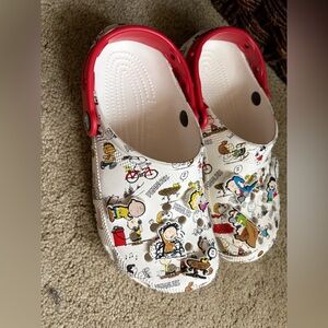 Peanuts crocs
